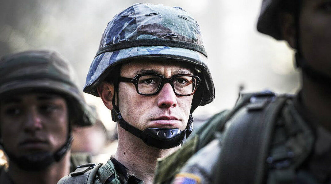 First look at delayed 'Snowden'